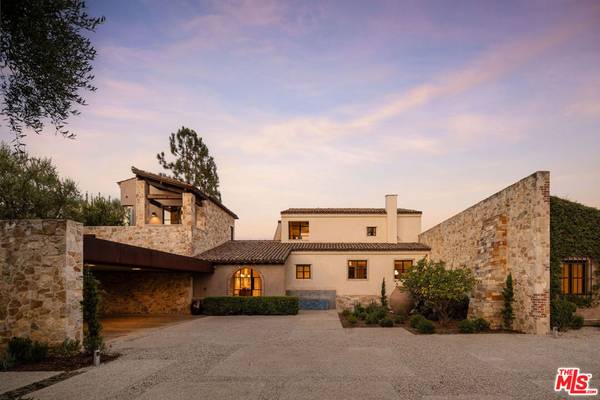Beverly Hills, CA 90210,976 N Alpine DR