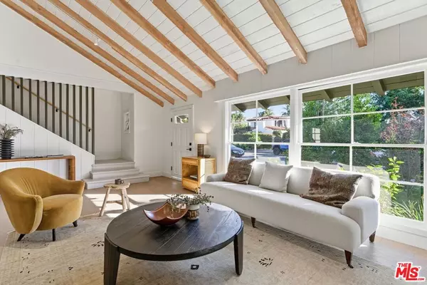 Van Nuys, CA 91405,7401 Costello AVE