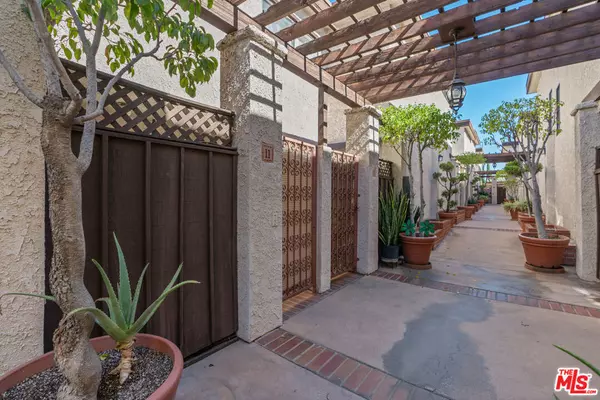 Panorama City, CA 91402,9210 Van Nuys BLVD #11