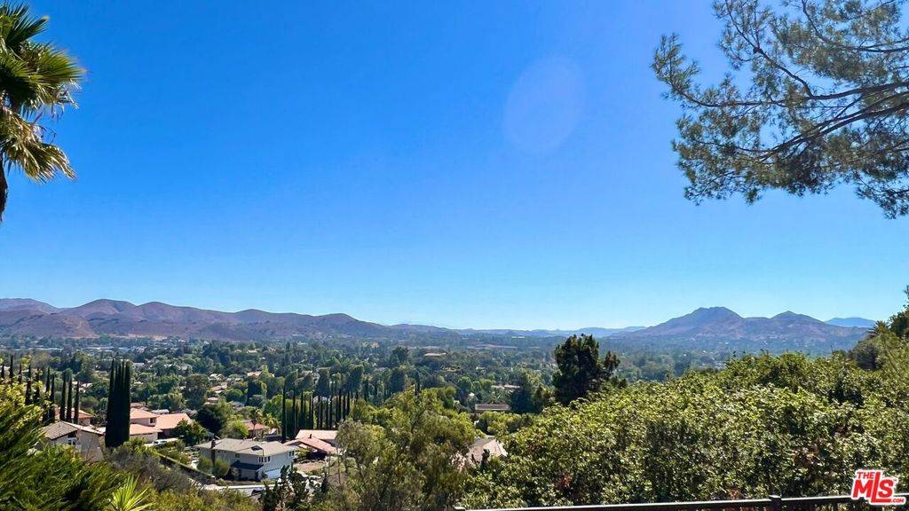 1096 Stoneshead CT, Westlake Village, CA 91361
