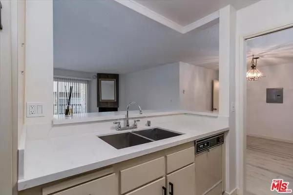 Playa Del Rey, CA 90293,8740 Tuscany AVE #109