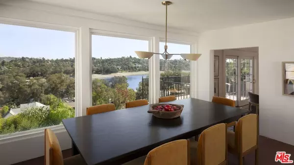 Los Angeles, CA 90039,2272 Moreno DR