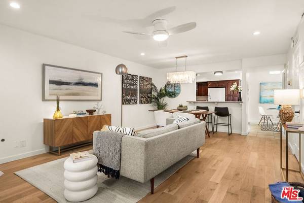 North Hollywood, CA 91602,10700 Bloomfield ST #3