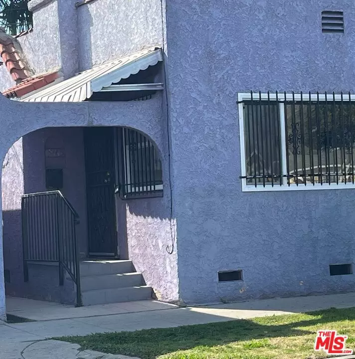 Los Angeles, CA 90047,5865 Denker AVE