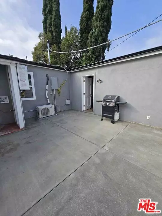 Van Nuys, CA 91401,14123 Califa ST