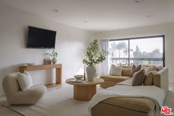 Valley Village, CA 91607,4829 Whitsett AVE #301