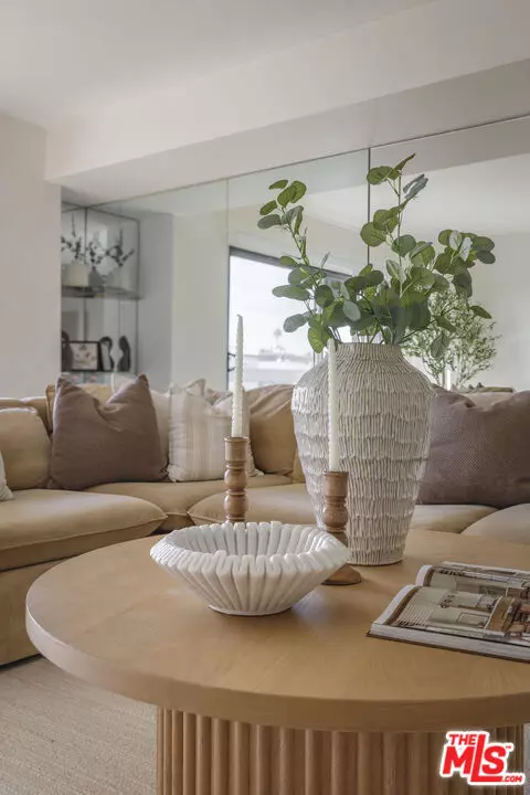 Valley Village, CA 91607,4829 Whitsett AVE #301