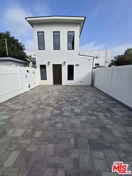 14121 Califa St, Sherman Oaks, CA 91401