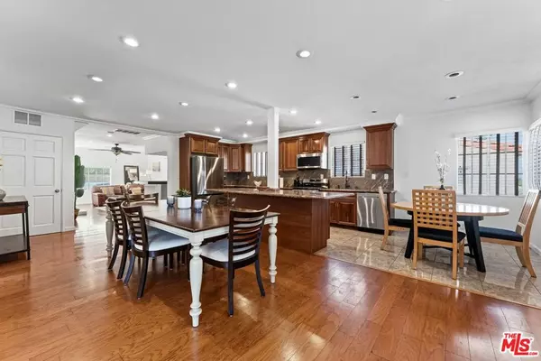 View Park, CA 90043,3627 Olympiad DR