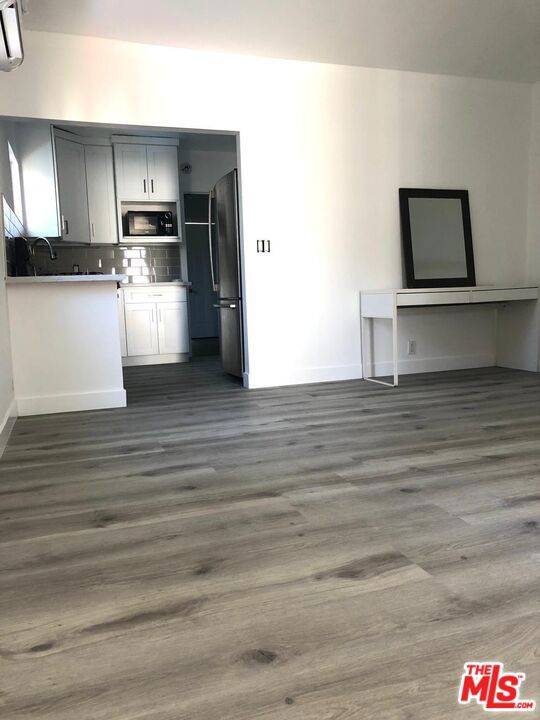 North Hollywood, CA 91606,6049 Bellingham AVE