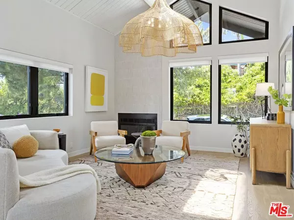 Los Angeles, CA 90026,2304 Vestal AVE