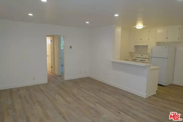 1301 N Mansfield AVE #206, Los Angeles, CA 90028