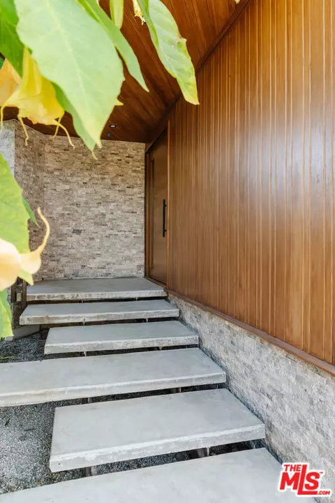 Marina Del Rey, CA 90292,726 Howard ST