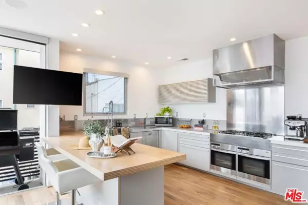 Venice, CA 90291,17 N Venice BLVD