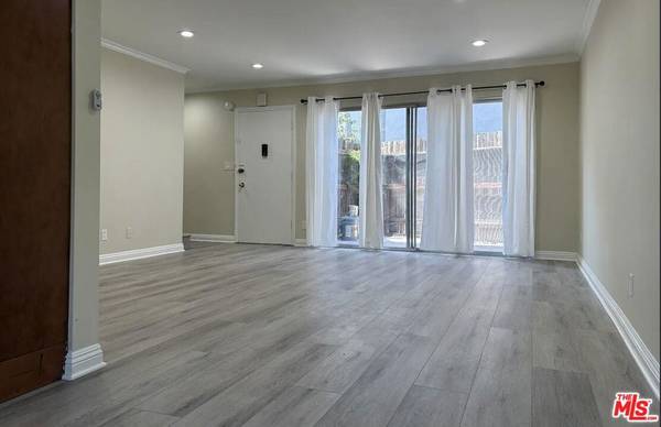 567 S Wilton PL #6, Los Angeles, CA 90020