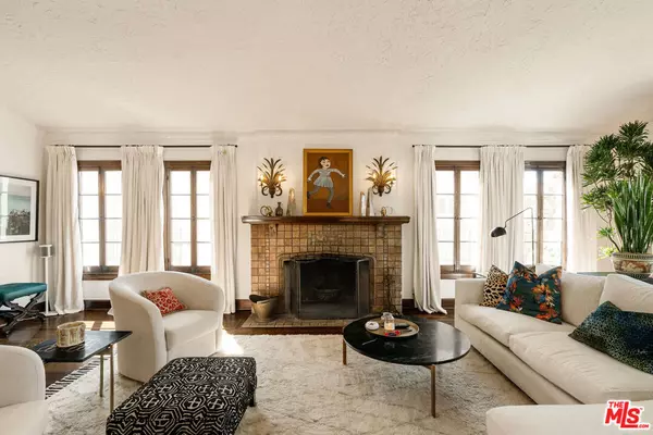 Los Angeles, CA 90036,144 S Orange DR