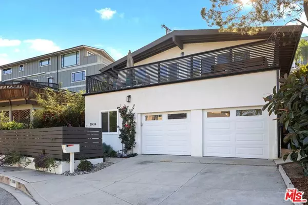 21434 Salamanca AVE, Woodland Hills, CA 91364