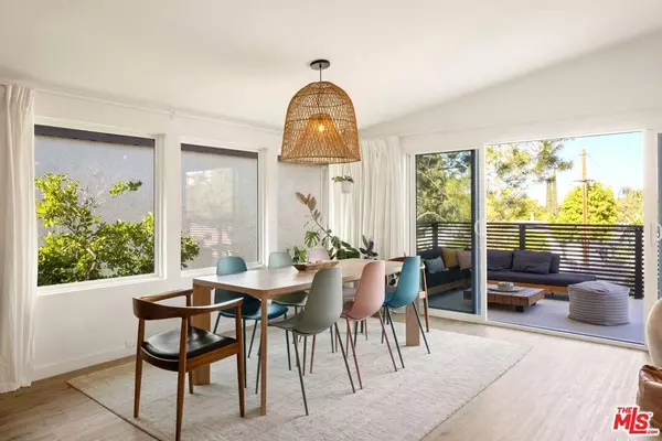 Woodland Hills, CA 91364,21434 Salamanca AVE