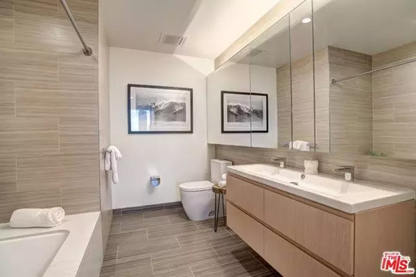 Los Angeles, CA 90017,877 Francisco ST #1019