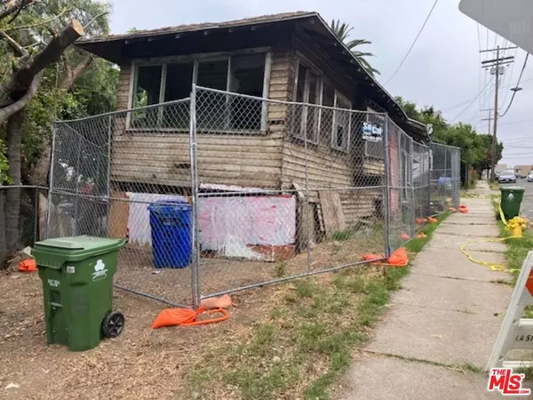 Los Angeles, CA 90026,145 N Toluca ST