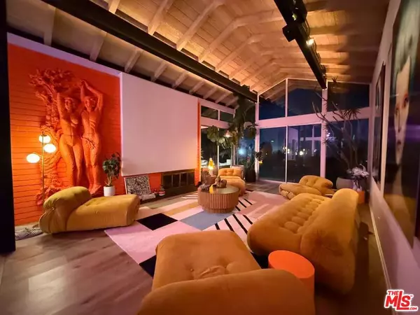 Los Angeles, CA 90049,3056 Corda DR