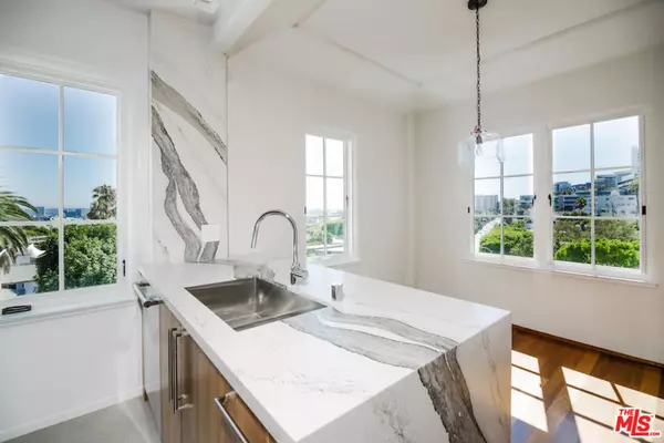 West Hollywood, CA 90046,1302 N Sweetzer AVE #402