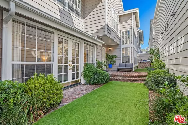 Marina Del Rey, CA 90292,13082 Mindanao WAY #18