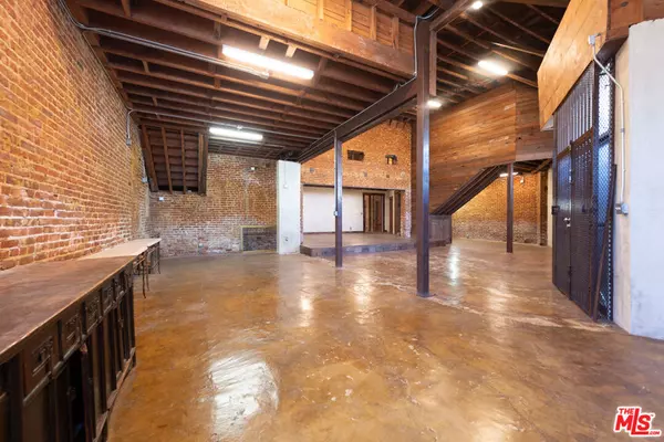 Los Angeles, CA 90016,5000 W Adams BLVD