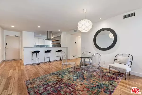 Santa Monica, CA 90403,858 12th ST #4