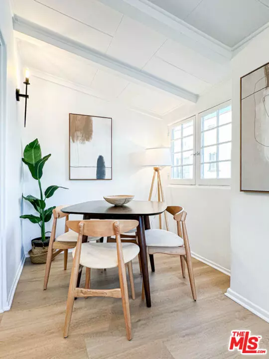 Beverly Hills, CA 90211,239 S Doheny DR