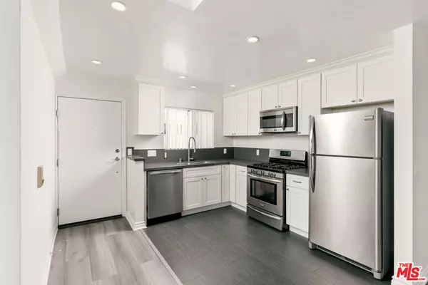 Van Nuys, CA 91401,6212 FULTON AVE #205