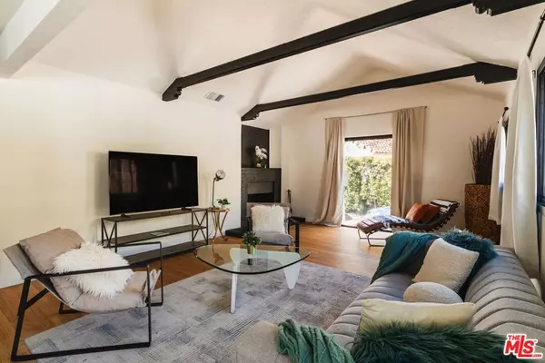 Los Angeles, CA 90068,2060 High Tower DR