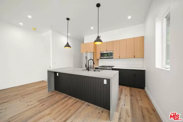 Los Angeles, CA 90006,1518 Magnolia AVE