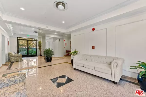 Los Angeles, CA 90035,8558 Chalmers DR #201