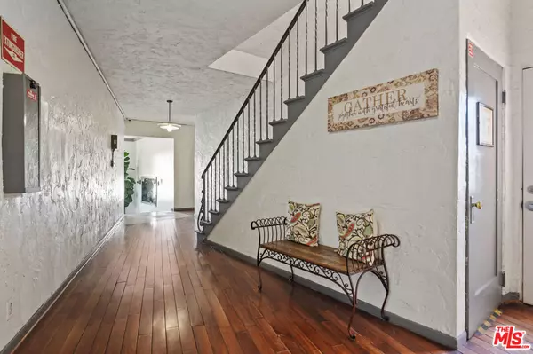 Los Angeles, CA 90036,5320 W Olympic BLVD #31