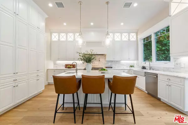 Encino, CA 91436,4439 Petit AVE