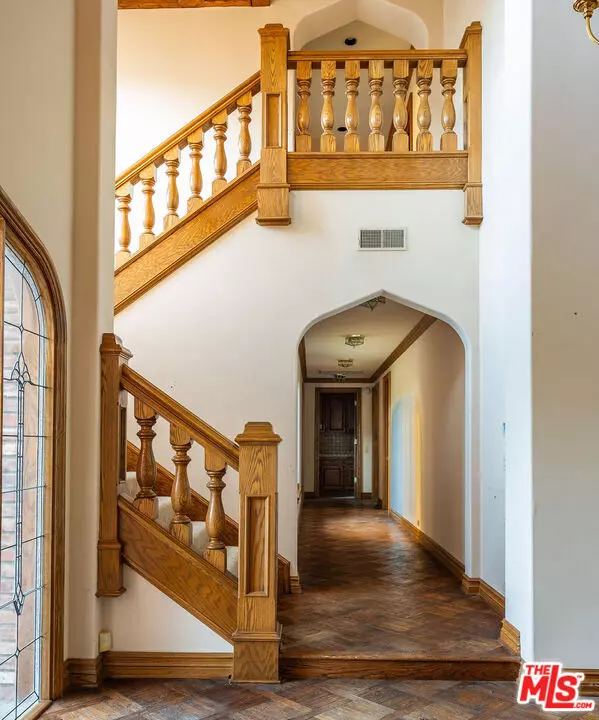 Woodland Hills, CA 91364,4456 Vanceboro CT