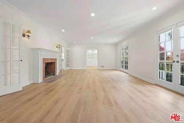 Los Angeles, CA 90024,500 Warner AVE