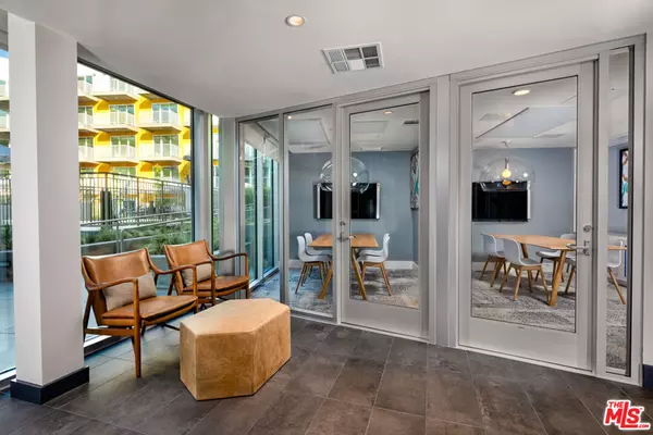 Los Angeles, CA 90005,750 S Oxford AVE #316