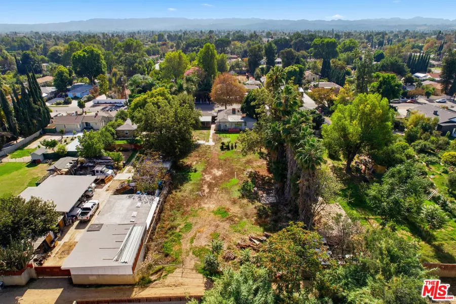 19211 Strathern ST, Reseda, CA 91335