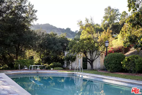 Los Angeles, CA 90068,7141 Senalda RD