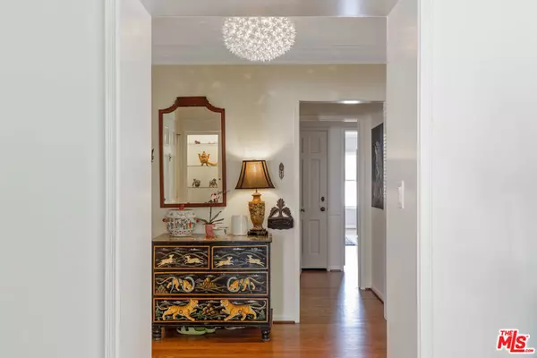 Los Angeles, CA 90049,11806 Bellagio RD