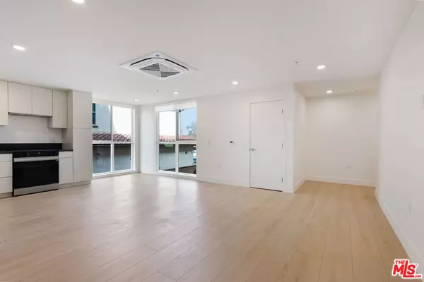 Cypress, CA 90630,8561 Belmont ST #4