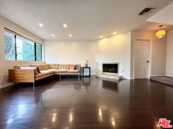 West Hollywood, CA 90069,805 N West Knoll DR #1