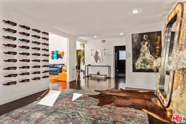 Woodland Hills, CA 91364,5154 Don Pio DR