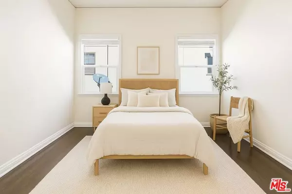 Los Angeles, CA 90048,111 N Harper AVE #1/2