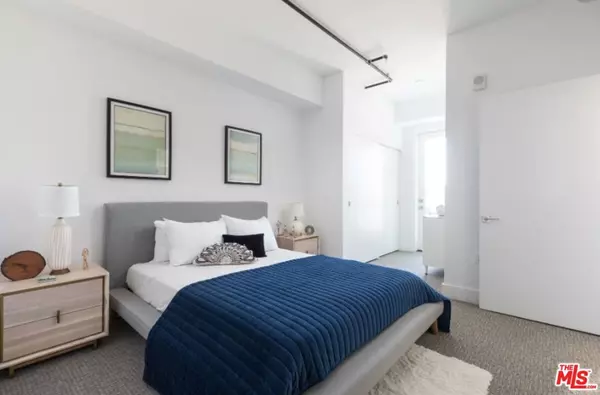 Marina Del Rey, CA 90292,4210 Del Rey AVE #510