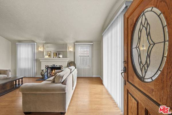 Inglewood, CA 90305,2729 W 79th ST