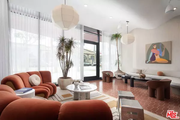 West Hollywood, CA 90046,7617 Santa Monica BLVD #211