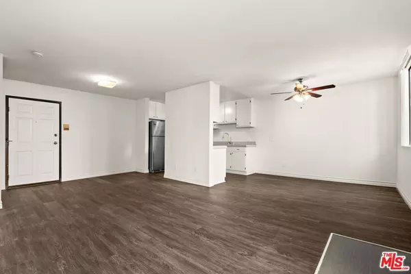 Los Angeles, CA 90027,1950 Rodney DR #101